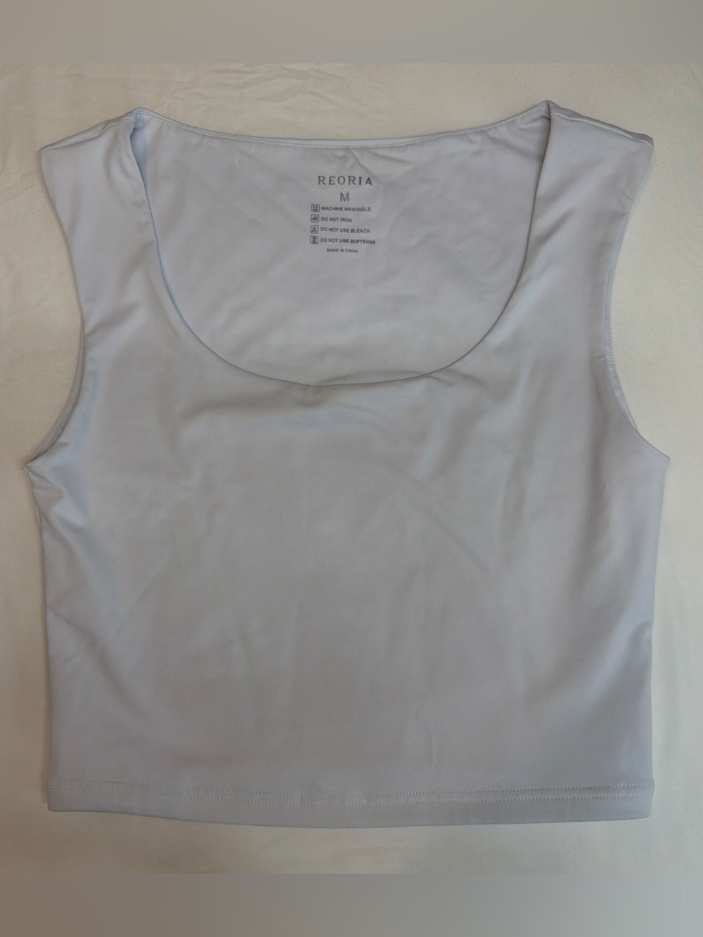 ReoRia White Scoop Neck Tank Top